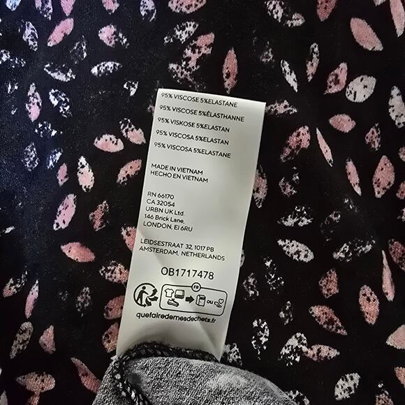 New Free People Shayla Wrap Midi Dress $128  LARGE  Black and Pink Combo V-neck - Picture 7 of 7